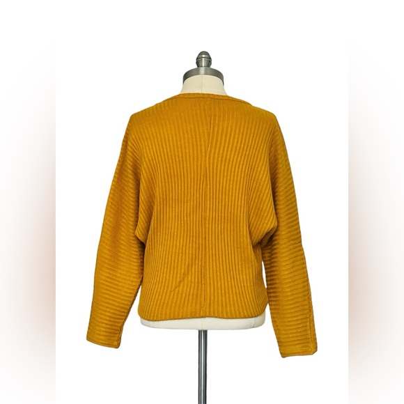 Isle by Melis Kozan Women's Sweater Mustard Yellow Size Small - Picture 3 of 13